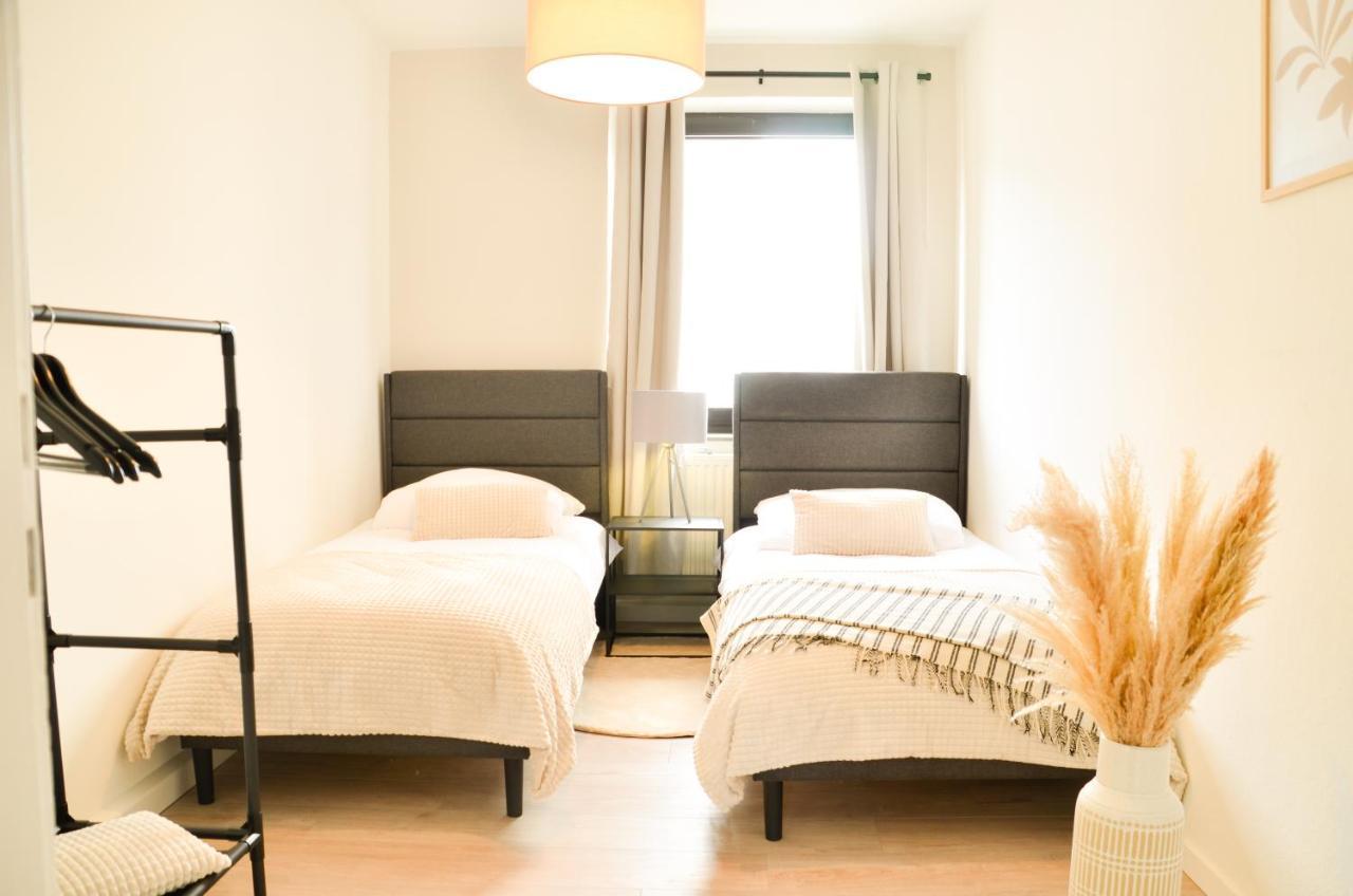 Milpau Bottrop 2 - Modernes Und Zentrales Premium-Apartment Fuer 4 Personen Mit Queensize-Bett Und Einzelbetten - Netflix, Nespresso Und Smart-Tv Exterior foto