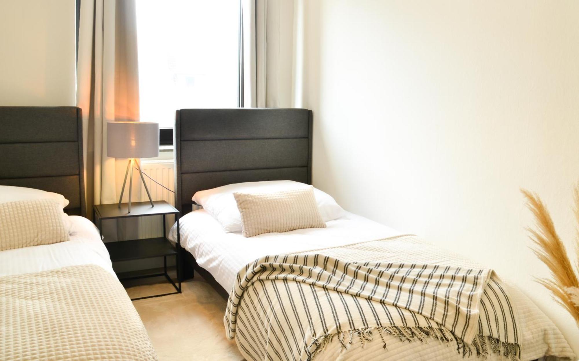 Milpau Bottrop 2 - Modernes Und Zentrales Premium-Apartment Fuer 4 Personen Mit Queensize-Bett Und Einzelbetten - Netflix, Nespresso Und Smart-Tv Exterior foto